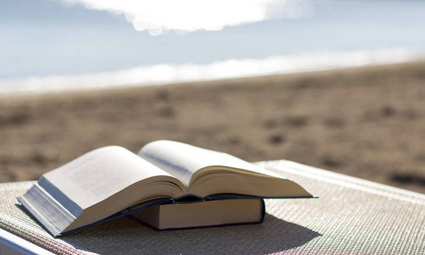 Πώς η λογοτεχνία μπορεί να σου αλλάξει τη ζωή αυτό το καλοκαίρι - Ο Δημήτρης Στεφανάκης γράφει στο ΦΩΣ ΤΩΝ ΣΠΟΡ