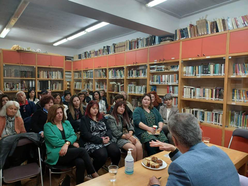 Σάββατο 29 Απριλίου - Γεράκι Λακωνίας - Συνάντηση και συζήτηση με τον συγγραφέα Δημήτρη Στεφανάκη με αφορμή το νέο του μυθιστόρημα «Μινώταυρος»